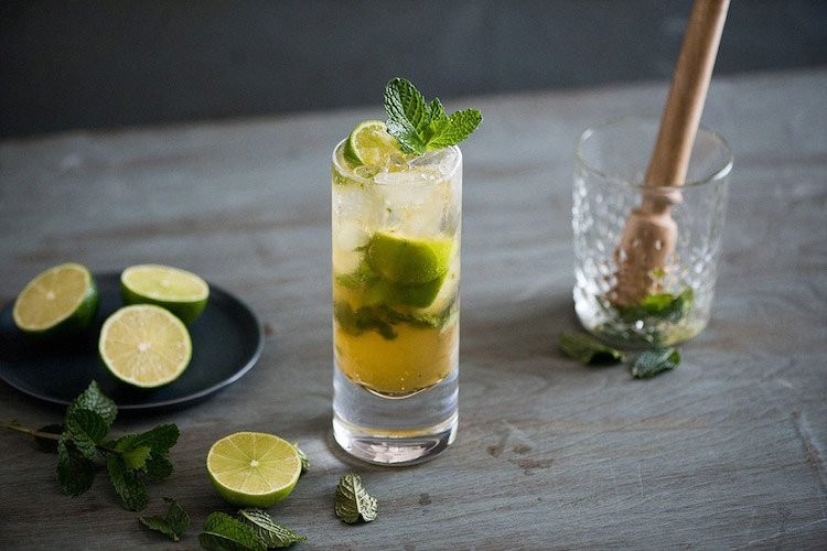 forbereder klassiske tricks til mojito -cocktailtips